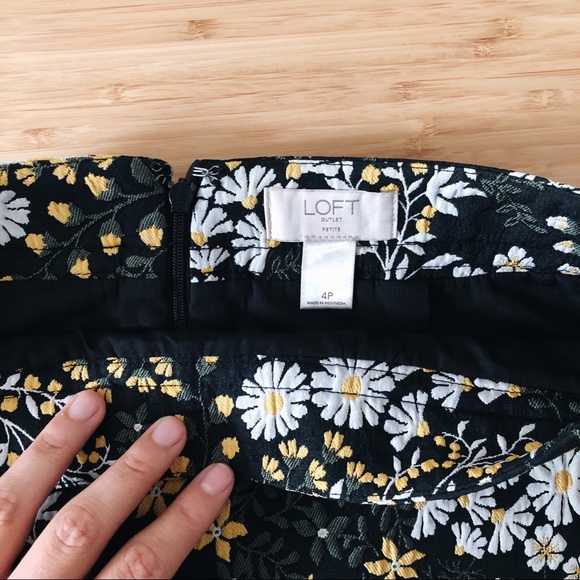 Loft Floral Mini Skirt - Picture 4 of 5